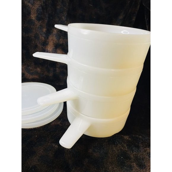 Set 4 w 3 Lids Handled White Milk Glass Ovenware 14oz USA Bowls Vintage - Picture 2 of 10
